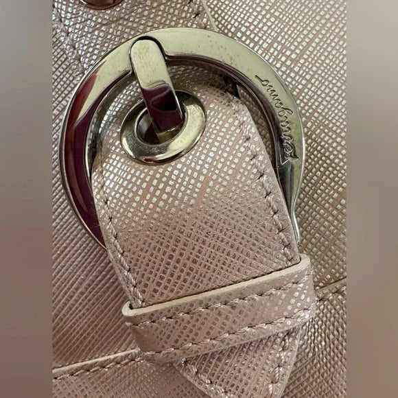 Vintage Salvatore Ferragamo Gancini Handbag Leather pink champagne.