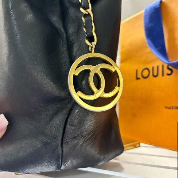 Chanel Black lambskin Leather Tote Bag