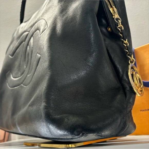 Chanel Black lambskin Leather Tote Bag